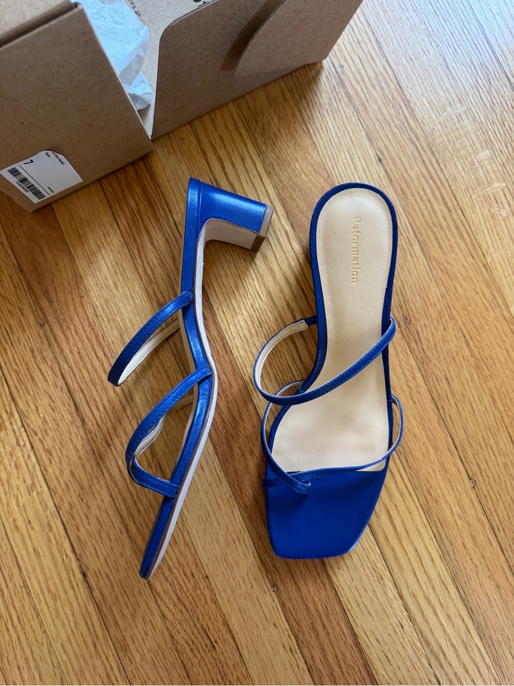 NWT Reformation Ellie Bare Sandal Electric Blue Strappy Square-Toe Mid Heel - Picture 6 of 6